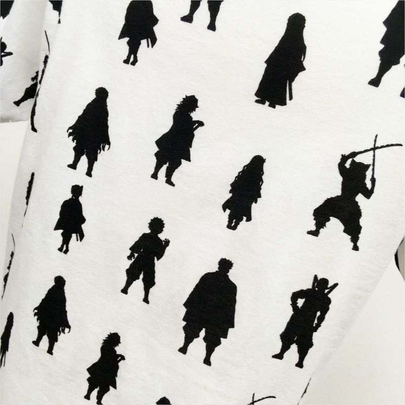 鬼滅の刃 Ojico Tシャツ シルエット総柄 Mサイズ カラー ホワイト Tシャツのojico 鬼滅の刃 Ojico Tシャツ シルエット総柄 Mサイズ カラー ホワイト Tシャツのojico