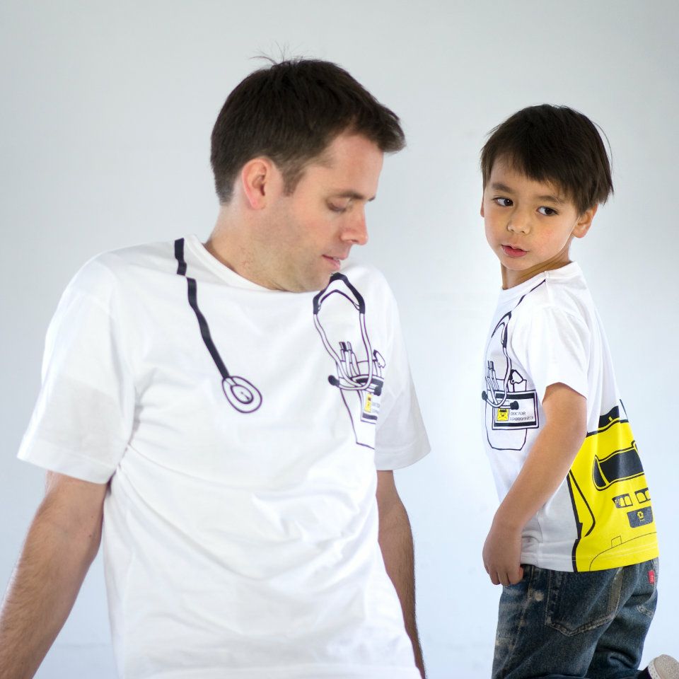 半袖Tシャツ「MY DOCTOR」（マイドクター）親子イメージ