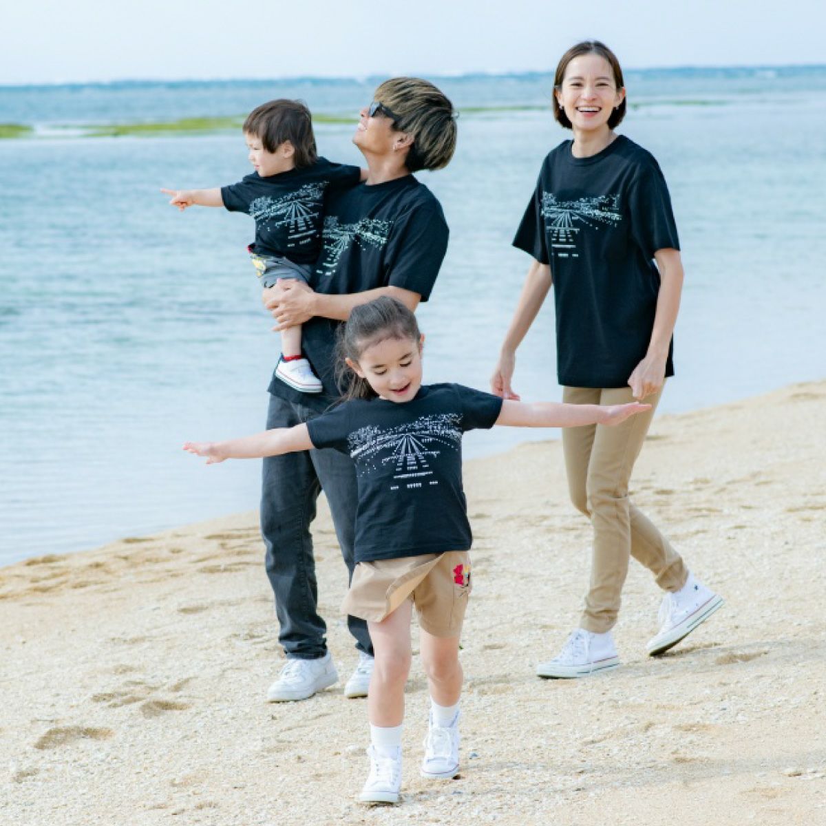 半袖Tシャツ「LANDING」（ランディング）のおそろい着用イメージ