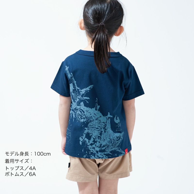半袖Tシャツ「ゴジラ（１９９５）OJICO2025」子供サイズ着用画像・後ろ